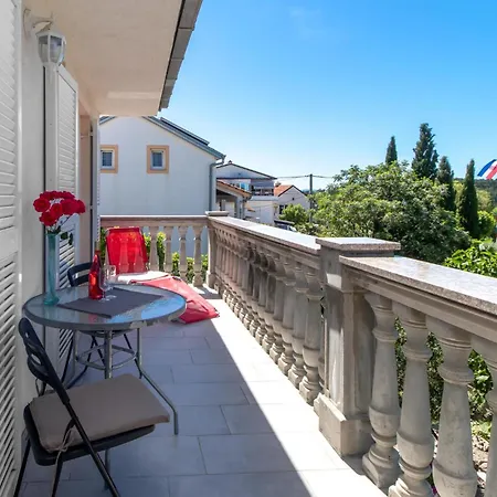Apartment 3 Bedroom Awesome In *