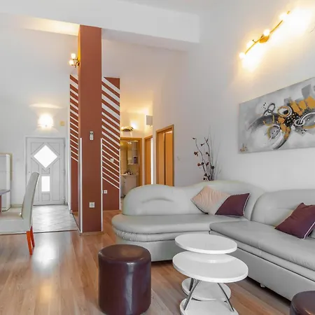 3 Bedroom Awesome In Jadranovo