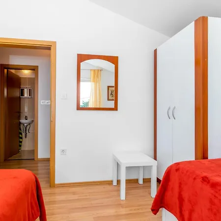 Apartment 3 Bedroom Awesome In *