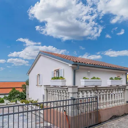 3 Bedroom Awesome In *