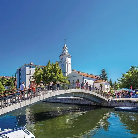 Διαμέρισμα 3 Bedroom Awesome In Jadranovo